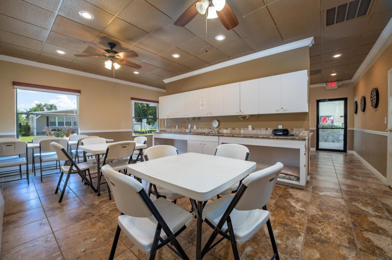 Buttonwood Bay Rv Resort Sebring Bagian luar foto